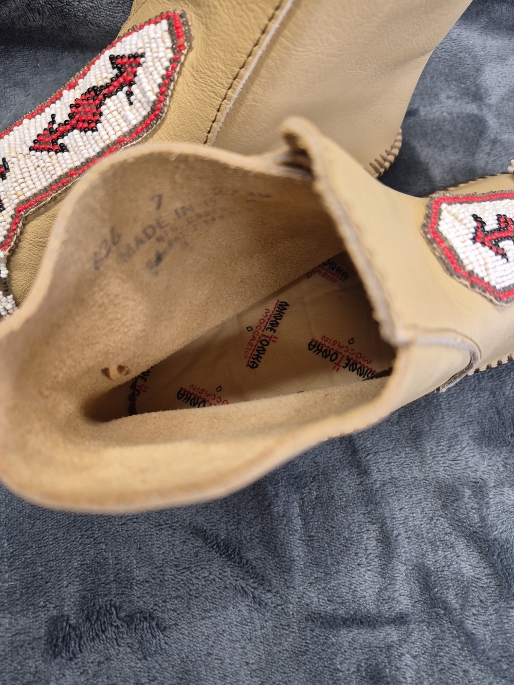 Minnetonka Tan Leather Beaded Moccasin Boots with Fringe - Picture 2 of 11